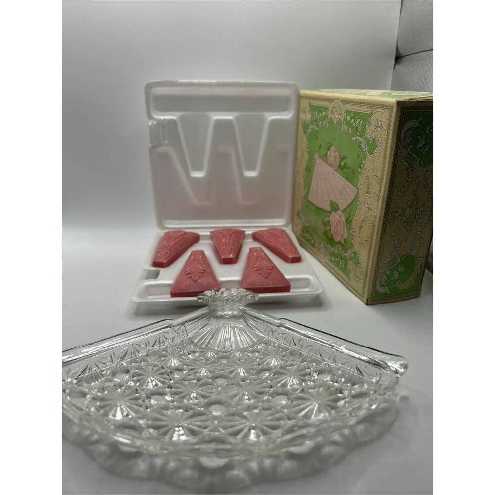 Vintage Avon Hostess Fancy Soap Dish Set w/ Soap NIB Bathroom Decor Kitchy Decor